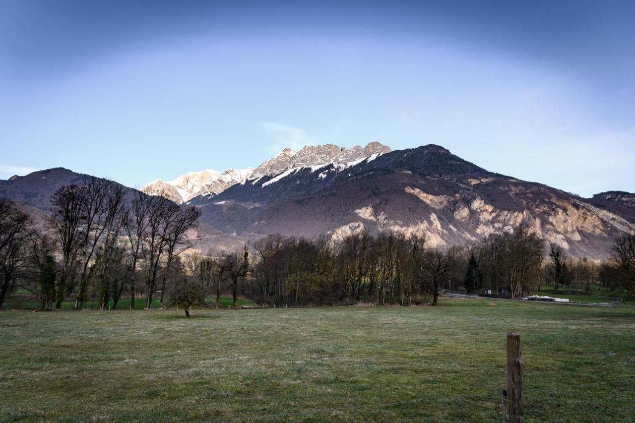 The Green Fee Close To The Golf Course And 5 Minutes From The Lake ジエ エクステリア 写真